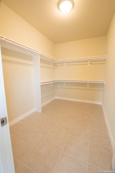 Spacious, unfurnished interior of a new home in , New Braunfels (Image 13).