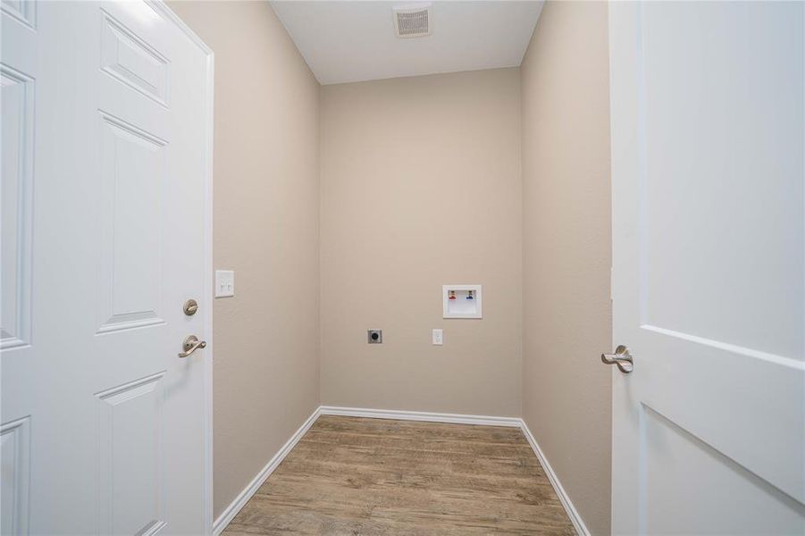 Spacious, unfurnished interior of a new home in , Mount Vernon (Image 28). Spacious, unfurnished interior of a new home in , Mount Vernon (Image 28).