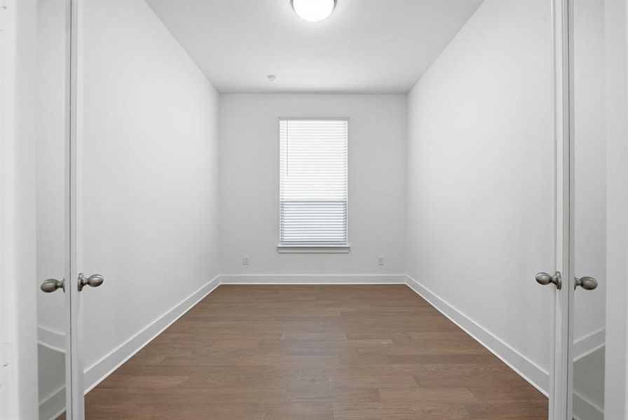 Spacious, unfurnished interior of a new home in Wildridge, Oak Point (Image 17).