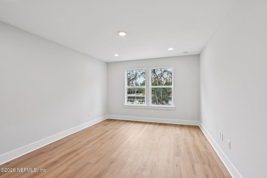 Spacious, unfurnished interior of a new home in , Fernandina Beach (Image 26).