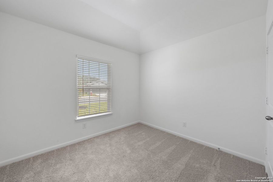 Spacious, unfurnished interior of a new home in Rosewood Estates, Lytle (Image 12).