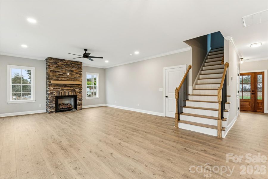 Great Room w/Fireplace..