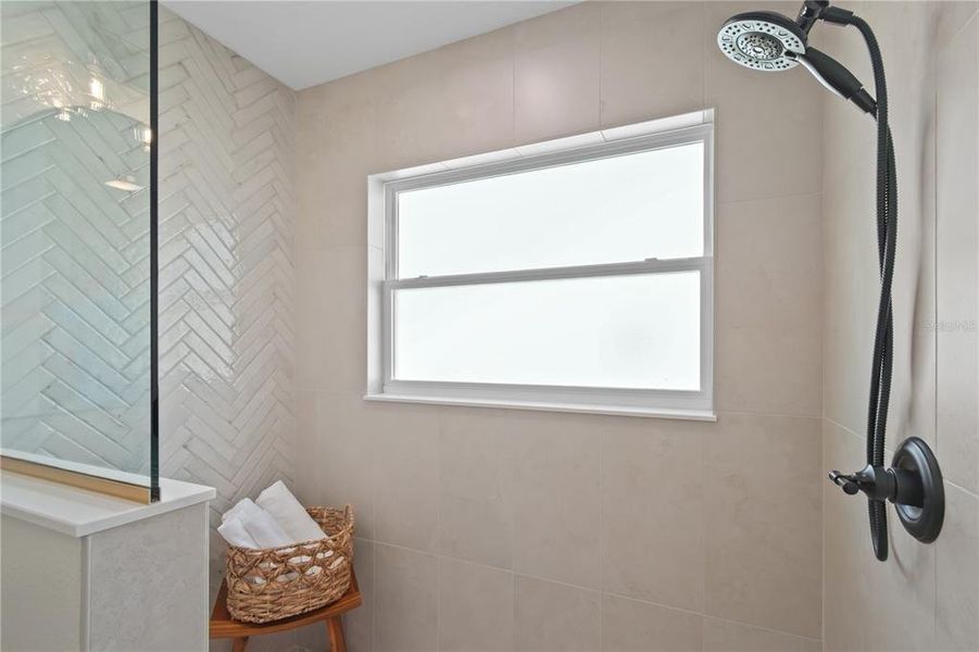 Furnished interior view inside a new home in , Dunnellon (Image 15).