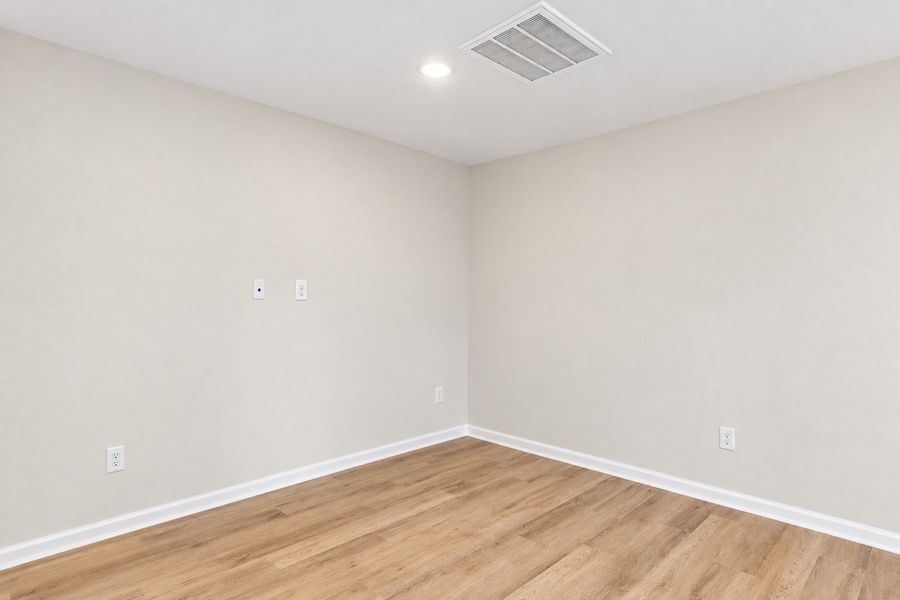 Spacious, unfurnished interior of a new home in Cameron Ridge, Columbia (Image 17). Spacious, unfurnished interior of a new home in Cameron Ridge, Columbia (Image 17).