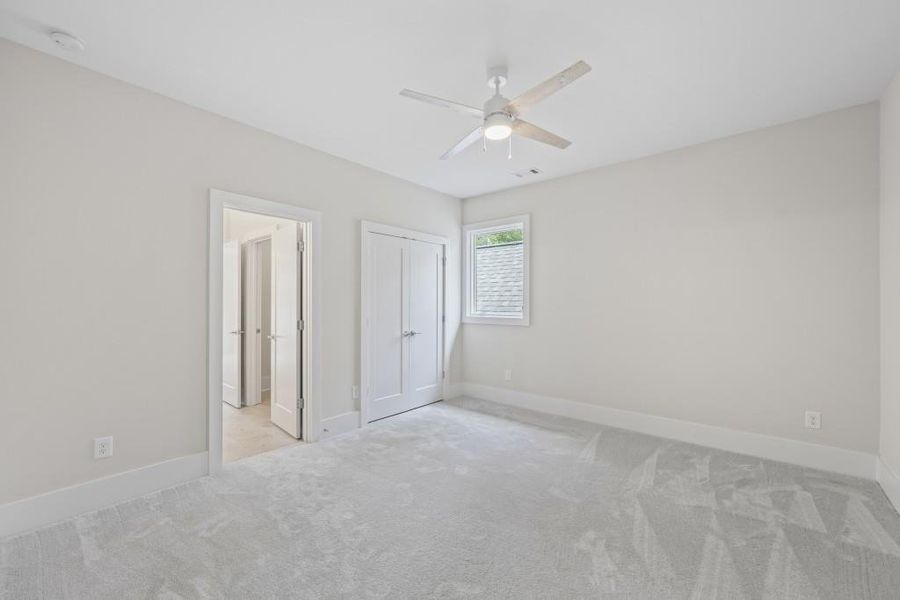 Spacious, unfurnished interior of a new home in , Buckhead (Image 38).
