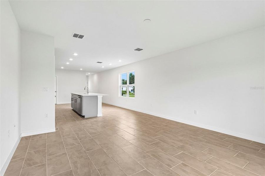 Spacious, unfurnished interior of a new home in Liberty Trace, Haines City (Image 14). Spacious, unfurnished interior of a new home in Liberty Trace, Haines City (Image 14).