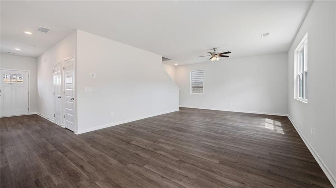 Spacious, unfurnished interior of a new home in Twin Lakes, Hoschton (Image 11).