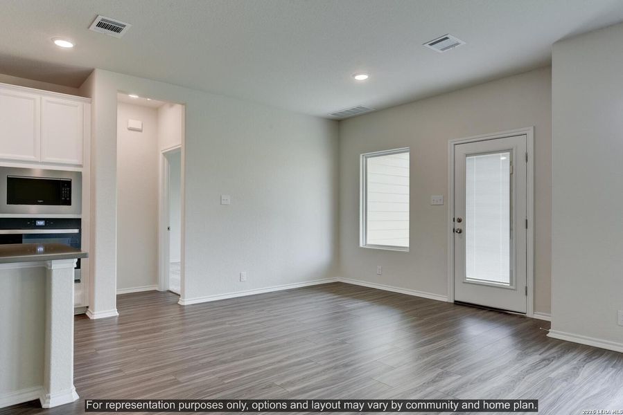 Spacious, unfurnished interior of a new home in Nopal Valley, San Antonio (Image 17).