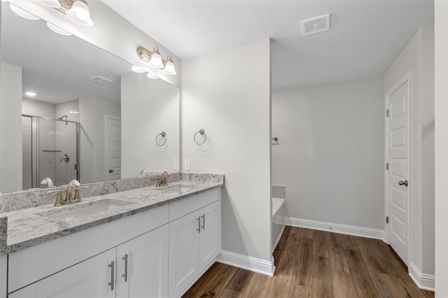 *STOCK PHOTOS - COLORS & FEATURES MAY VARY