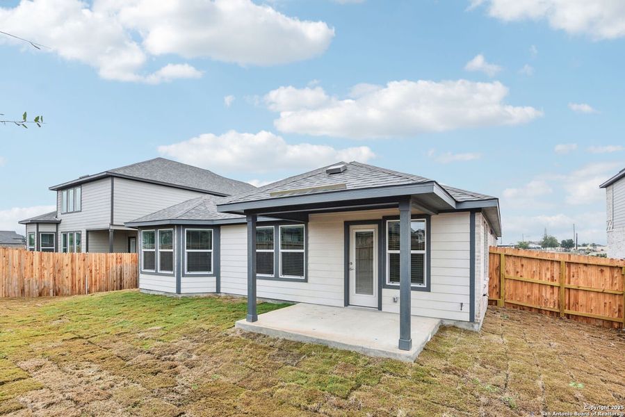Exterior details and patio area of a home in Carmel Ranch, Schertz (Image 4).