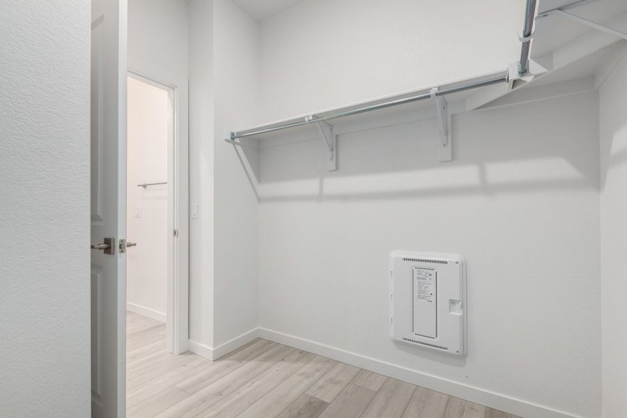 Spacious, unfurnished interior of a new home in Gateway Commons, Denver (Image 20).