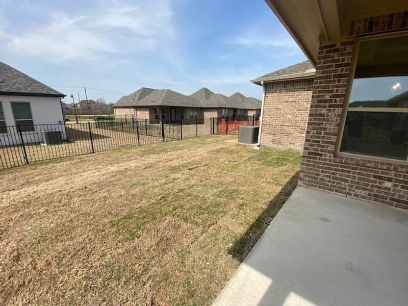 sales - 1908 Vittoria - spec - backyard