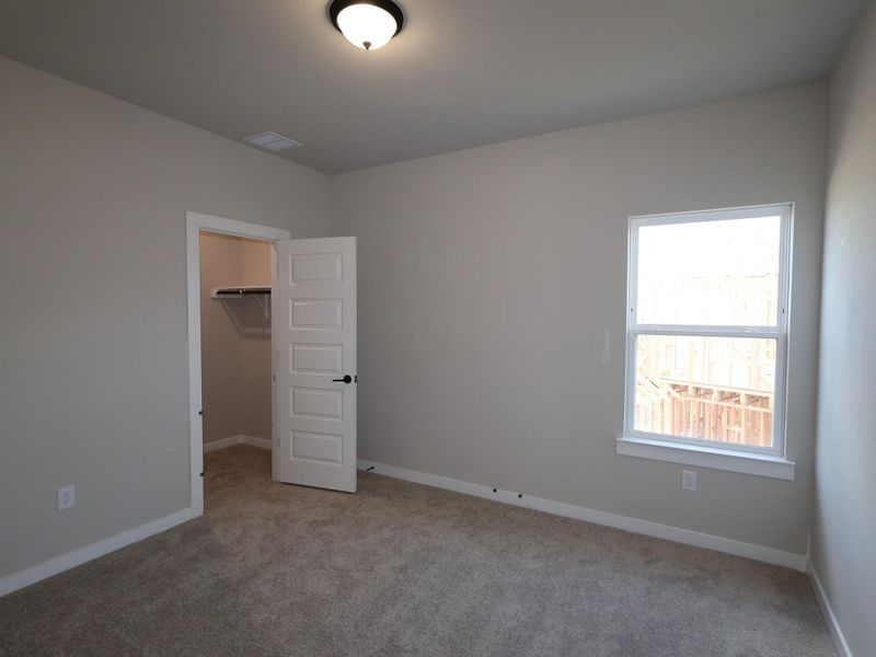Spacious, unfurnished interior of a new home in Edgewood, Leander (Image 5).