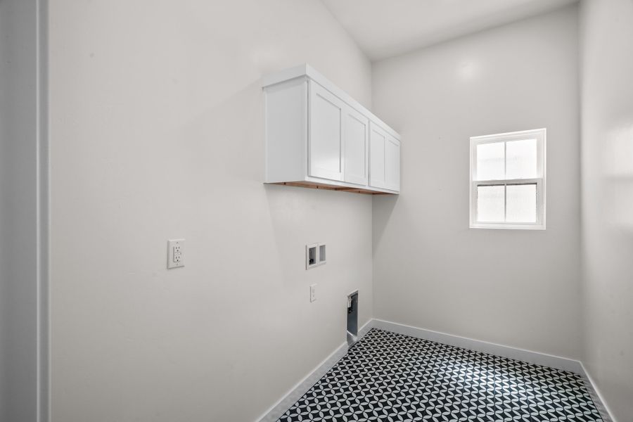 Spacious, unfurnished interior of a new home in Summer Sky North, El Paso (Image 31).