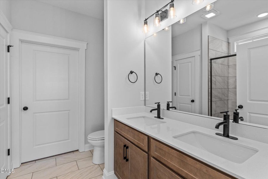 17-1111 Nantucket Drive Primary Bedroom