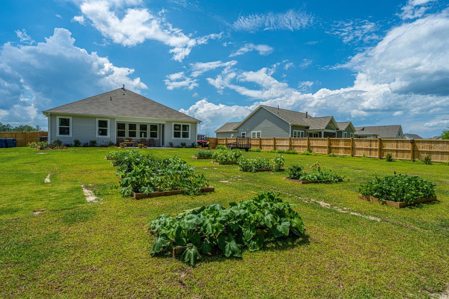 Image 83 of a home in French Quarter Creek.