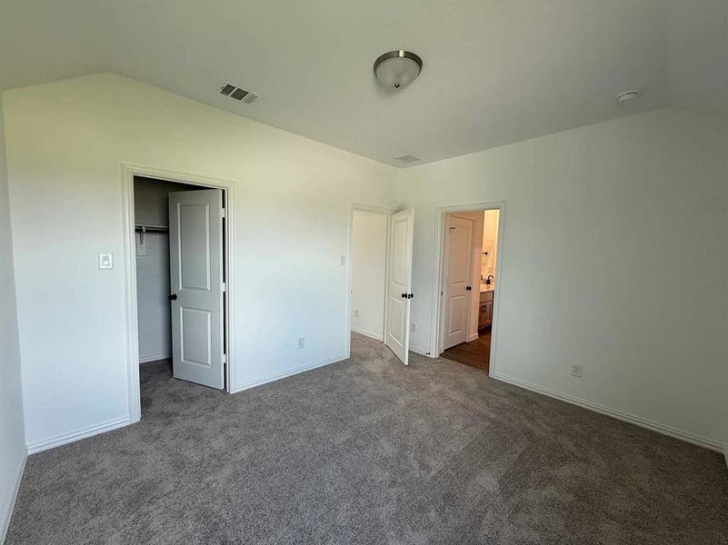 Spacious, unfurnished interior of a new home in Gateway Parks, Forney (Image 17).