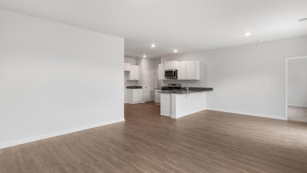 Spacious, unfurnished interior of a new home in Mariners Reach, Bolivia (Image 13).