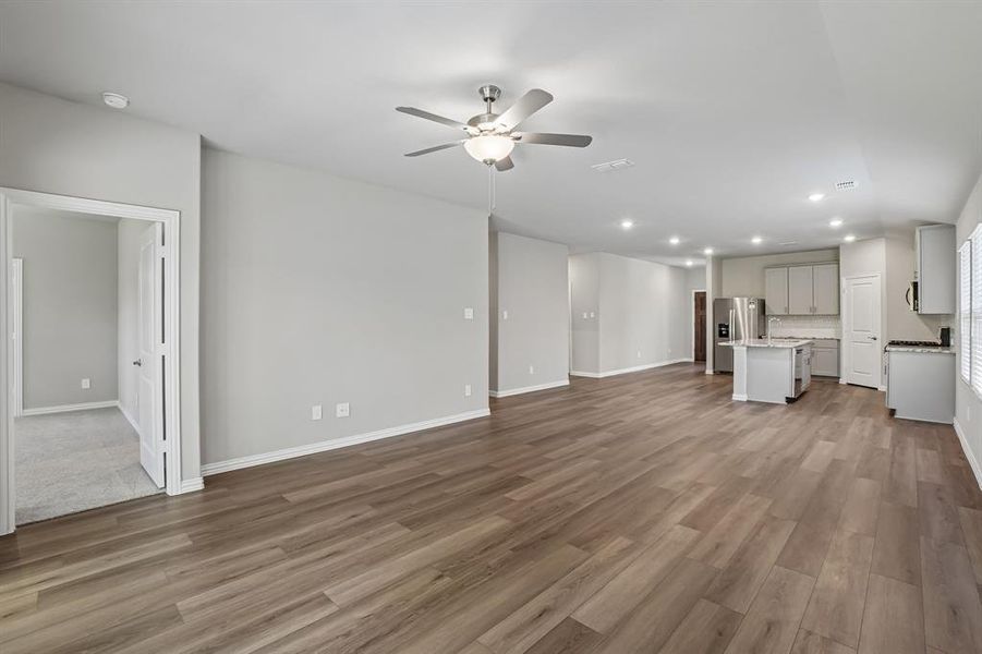 Spacious, unfurnished interior of a new home in Stella Hills, Denton (Image 24).