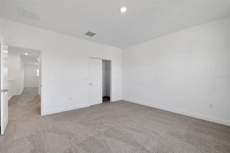 Spacious, unfurnished interior of a new home in Crossroads at Kelly Park, Apopka (Image 33). Spacious, unfurnished interior of a new home in Crossroads at Kelly Park, Apopka (Image 33).