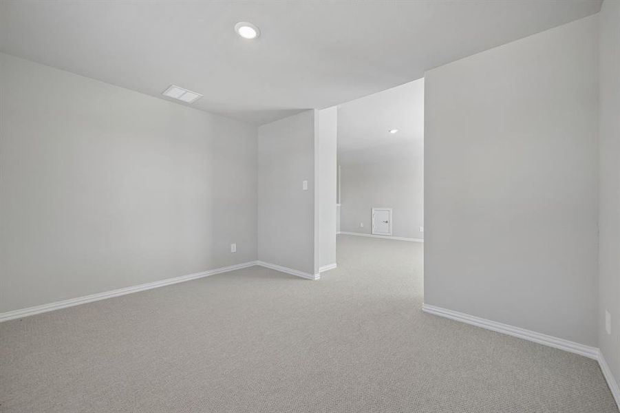 Spacious, unfurnished interior of a new home in Lakehaven - Signature Series, Farmersville (Image 22).