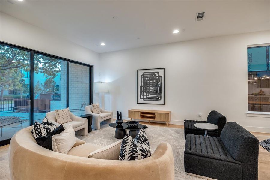 Furnished interior view inside a new home in , Dallas (Image 13). Furnished interior view inside a new home in , Dallas (Image 13).