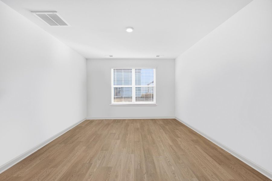 Spacious, unfurnished interior of a new home in , Santee (Image 14).