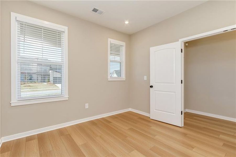 Spacious, unfurnished interior of a new home in Sweetbay Farm, Lawrenceville (Image 50).