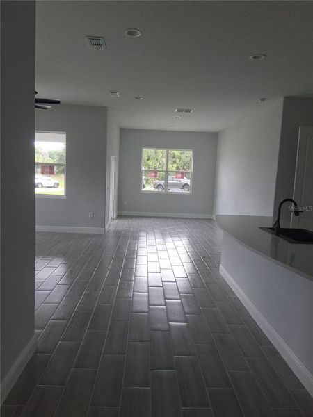 Spacious, unfurnished interior of a new home in , Palm Bay (Image 14).