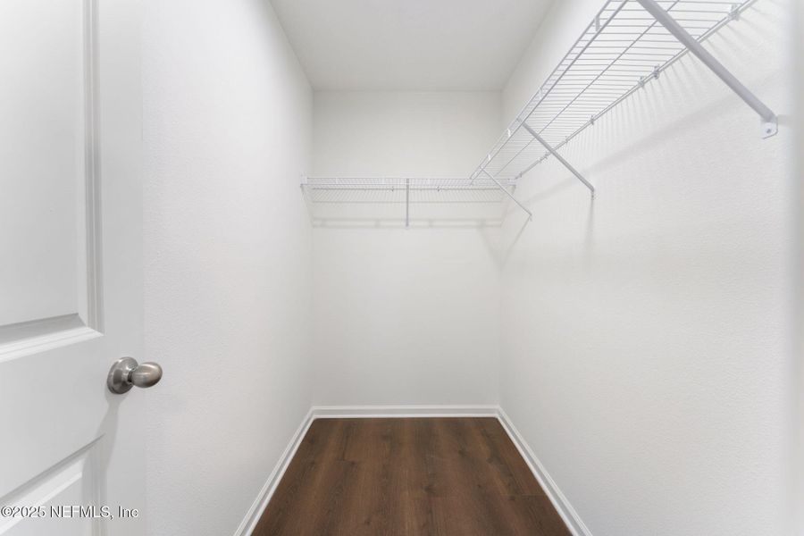 Spacious, unfurnished interior of a new home in , Green Cove Springs (Image 48).