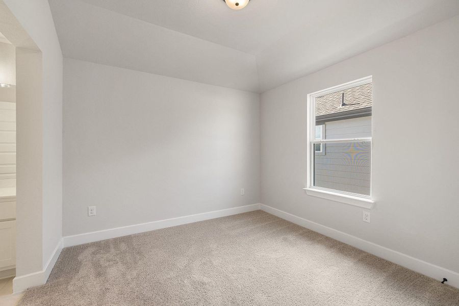 Spacious, unfurnished interior of a new home in Nolina, Georgetown (Image 37).