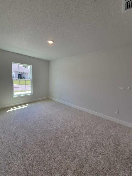Spacious, unfurnished interior of a new home in Marion Oaks, Ocala (Image 17).