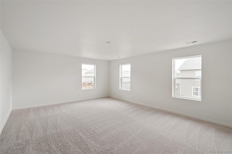 Spacious, unfurnished interior of a new home in Timberleaf, Thornton (Image 10).