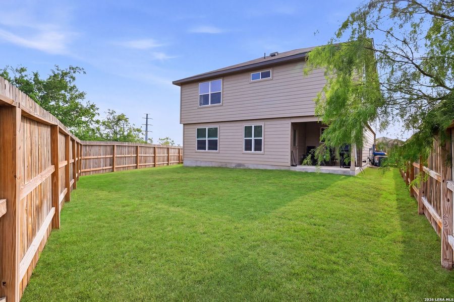 Exterior details and patio area of a home in Laurel Vistas, San Antonio (Image 23).