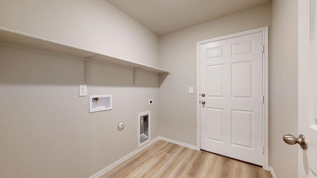 Spacious, unfurnished interior of a new home in Turnbo Ranch, Killeen (Image 25).