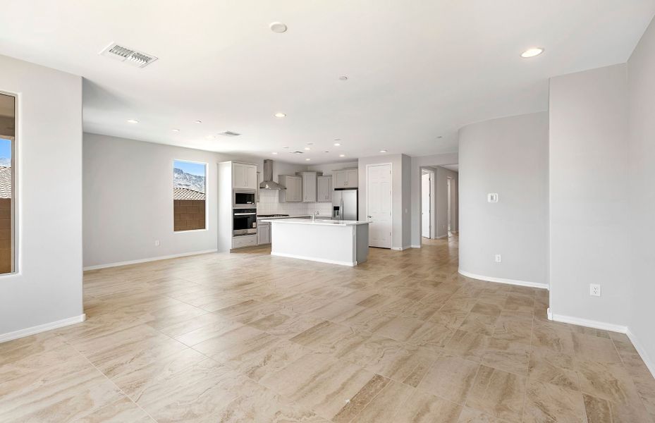 Spacious, unfurnished interior of a new home in Vistoso Canyon Estates, Oro Valley (Image 14). Spacious, unfurnished interior of a new home in Vistoso Canyon Estates, Oro Valley (Image 14).