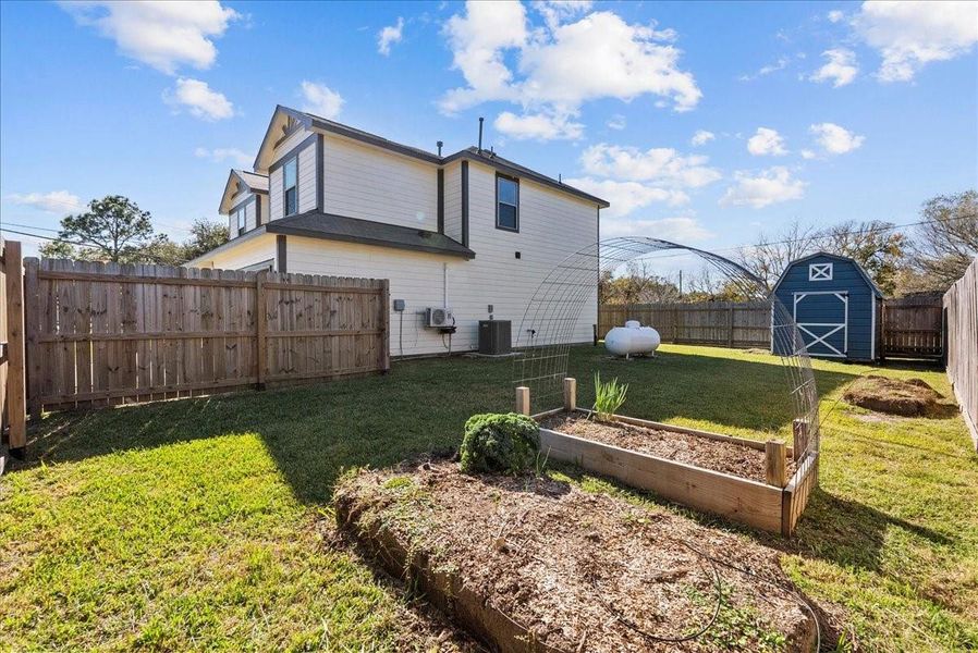 Exterior details and patio area of a home in Mecom Way, Hitchcock (Image 4). Exterior details and patio area of a home in Mecom Way, Hitchcock (Image 4).