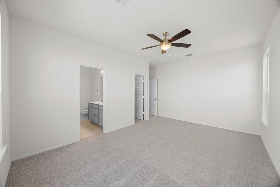 Spacious, unfurnished interior of a new home in Salerno - Heritage Collection, Round Rock (Image 7).