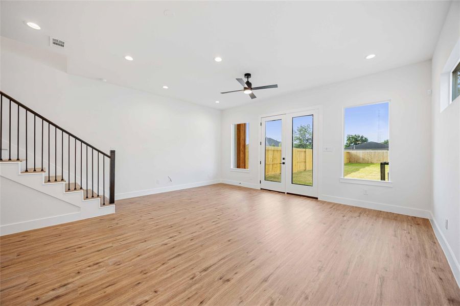 Spacious, unfurnished interior of a new home in , Houston (Image 14).