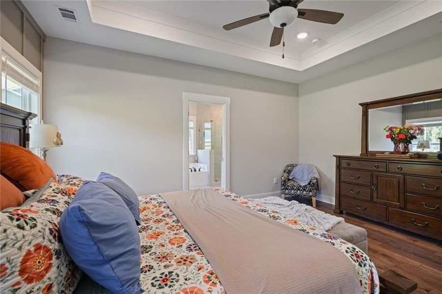Furnished interior view inside a new home in , Dallas (Image 17).