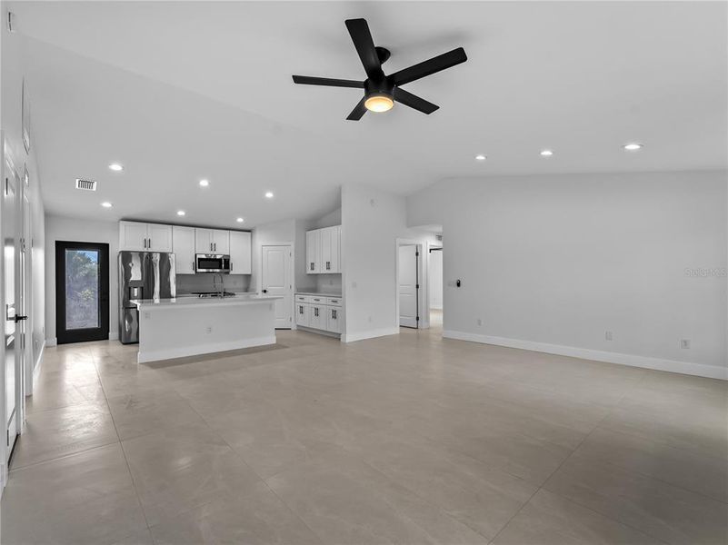 Spacious, unfurnished interior of a new home in , Port Charlotte (Image 21).