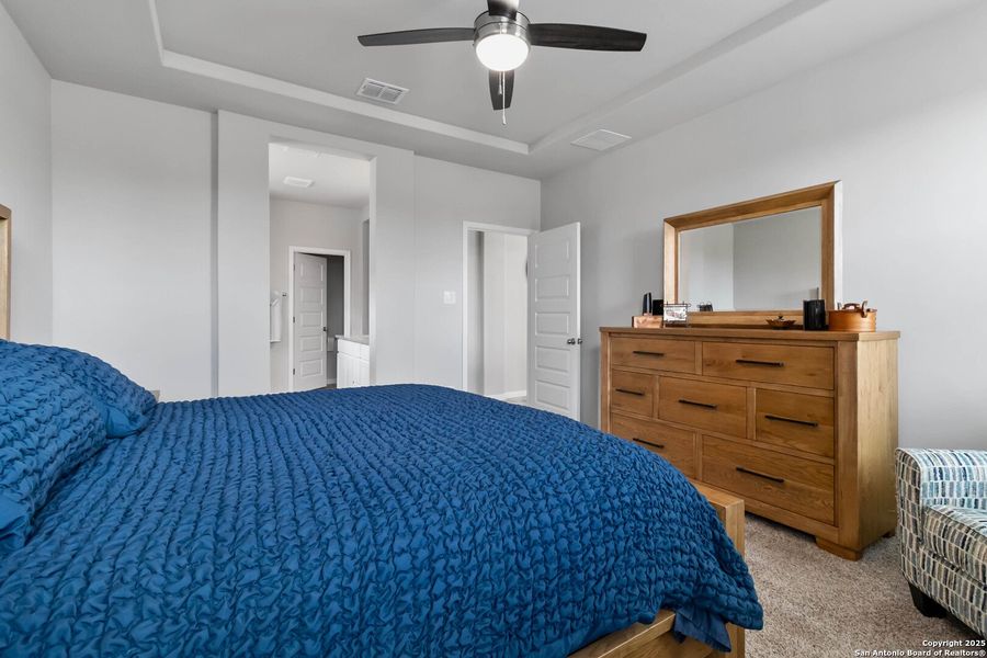 Furnished interior view inside a new home in Hannah Heights, Seguin (Image 25).