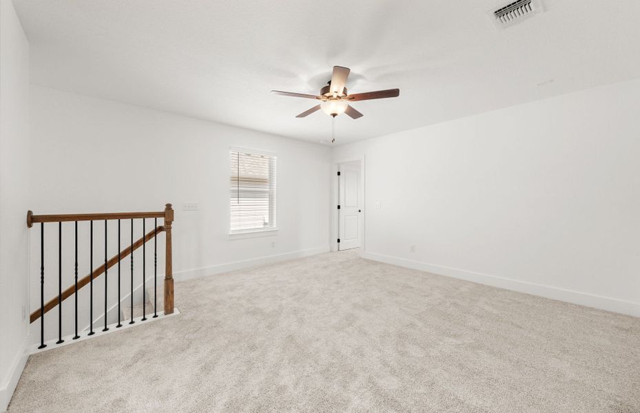 Spacious, unfurnished interior of a new home in Crosswinds, Kyle (Image 14).
