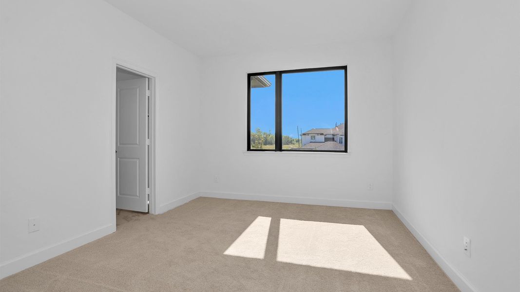 Spacious, unfurnished interior of a new home in Sienna 65' - Valencia, Missouri City (Image 9). Spacious, unfurnished interior of a new home in Sienna 65' - Valencia, Missouri City (Image 9).