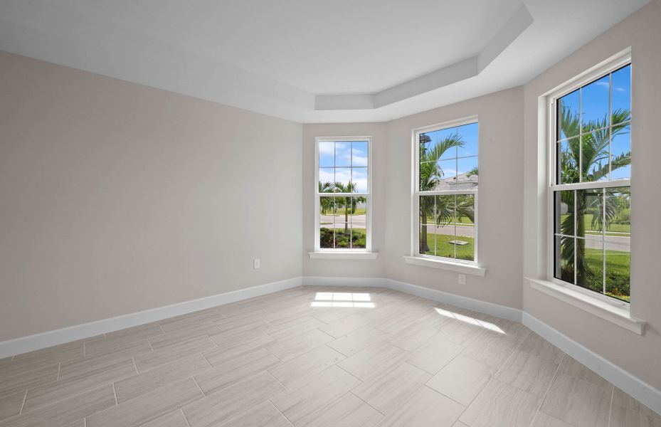 Spacious, unfurnished interior of a new home in Del Webb Oak Creek, North Fort Myers (Image 12).