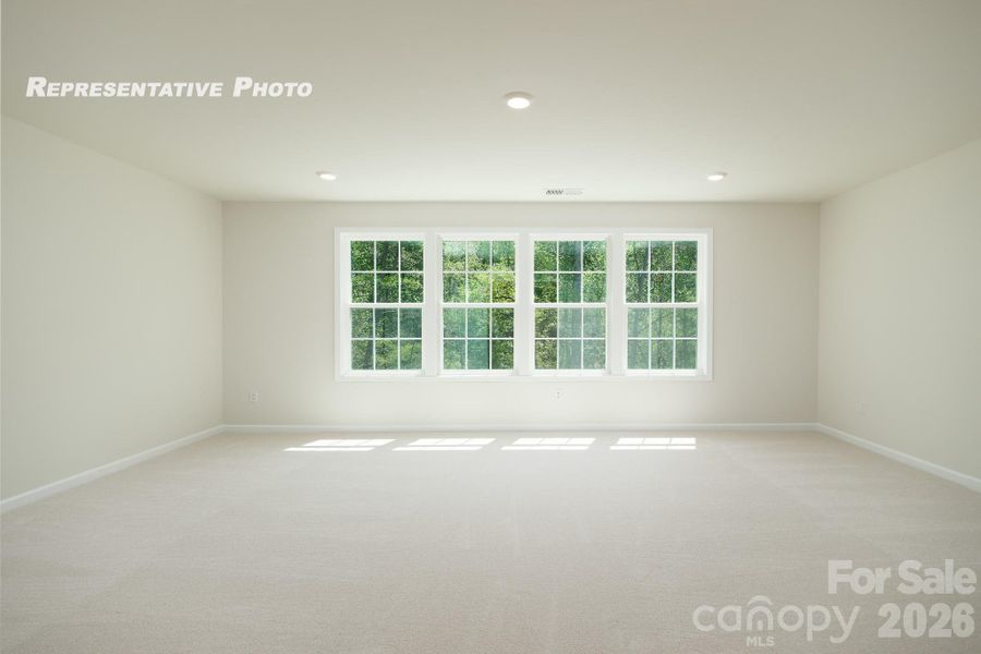 Spacious, unfurnished interior of a new home in Sylvan Creek, Denver (Image 31).