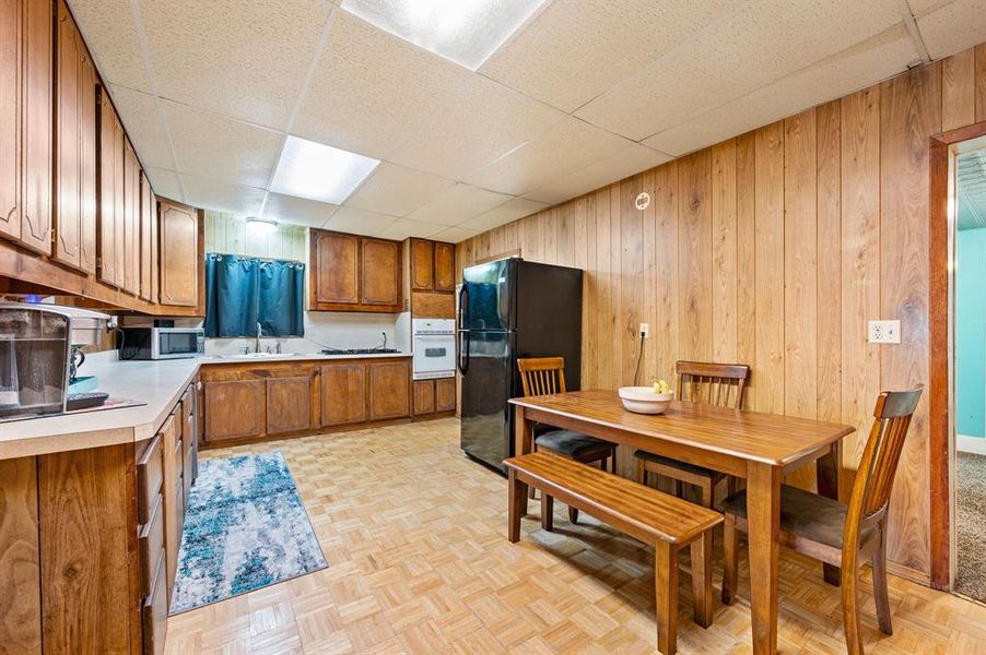 Furnished interior view inside a new home in , Weatherford (Image 11).