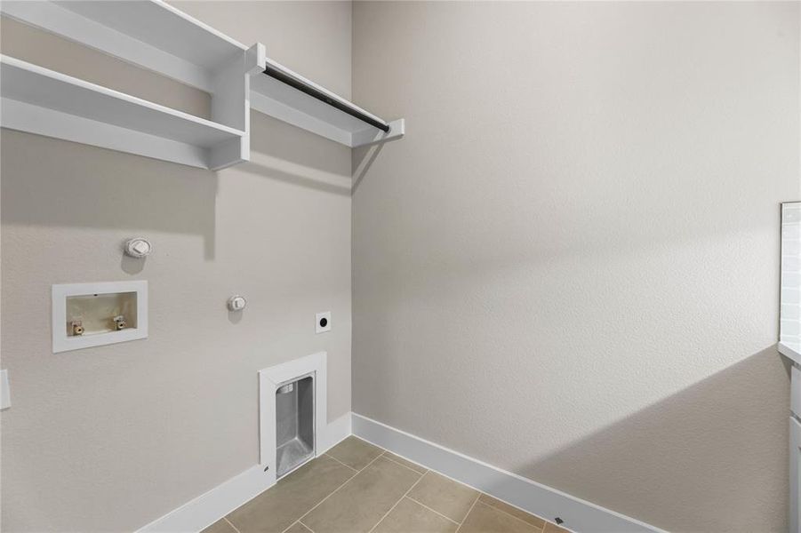 Furnished interior view inside a new home in King Crossing Estates, Van Alstyne (Image 9).