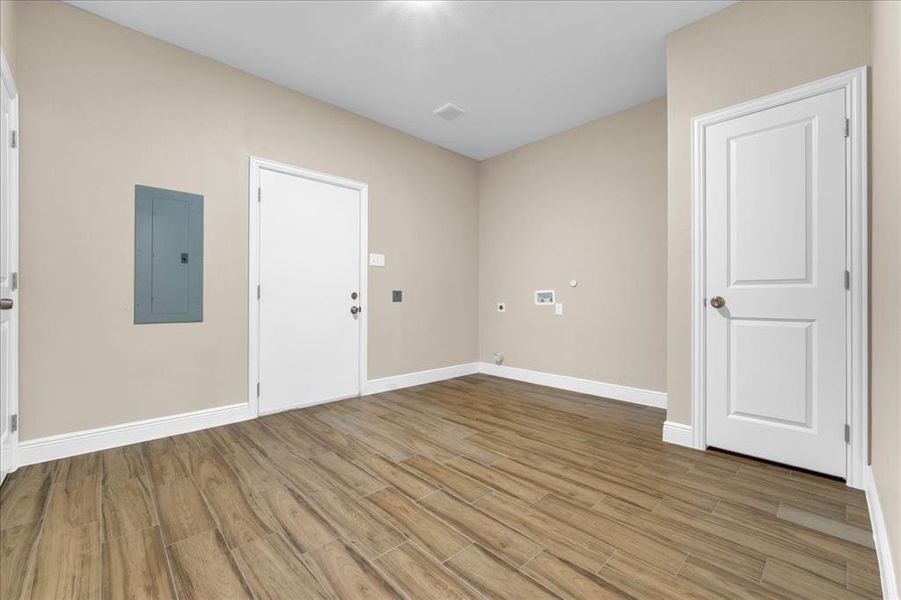 Spacious, unfurnished interior of a new home in , Fort Worth (Image 33).