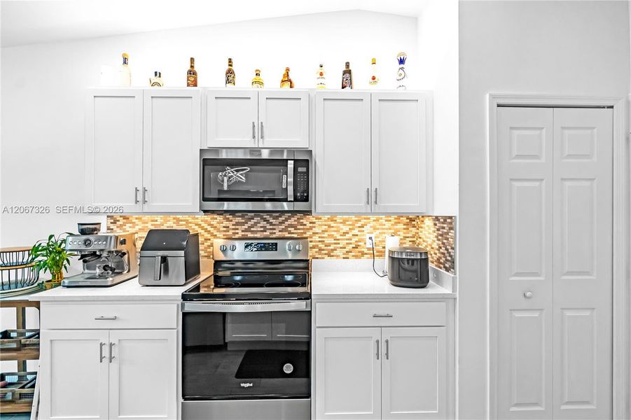 Furnished interior view inside a new home in , Cape Coral (Image 4).